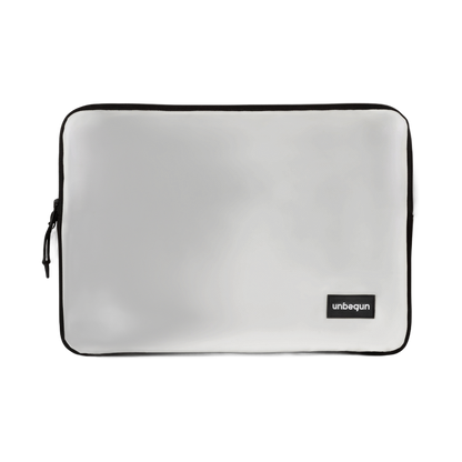 Unbegun Laptop Sleeve Wit